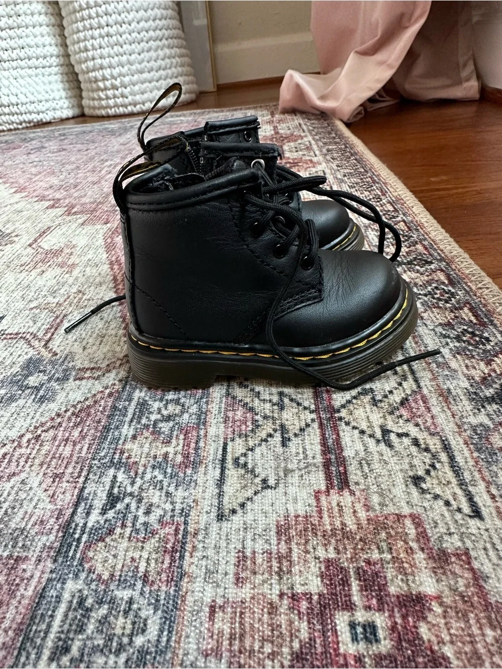Dr. Martens classic black
